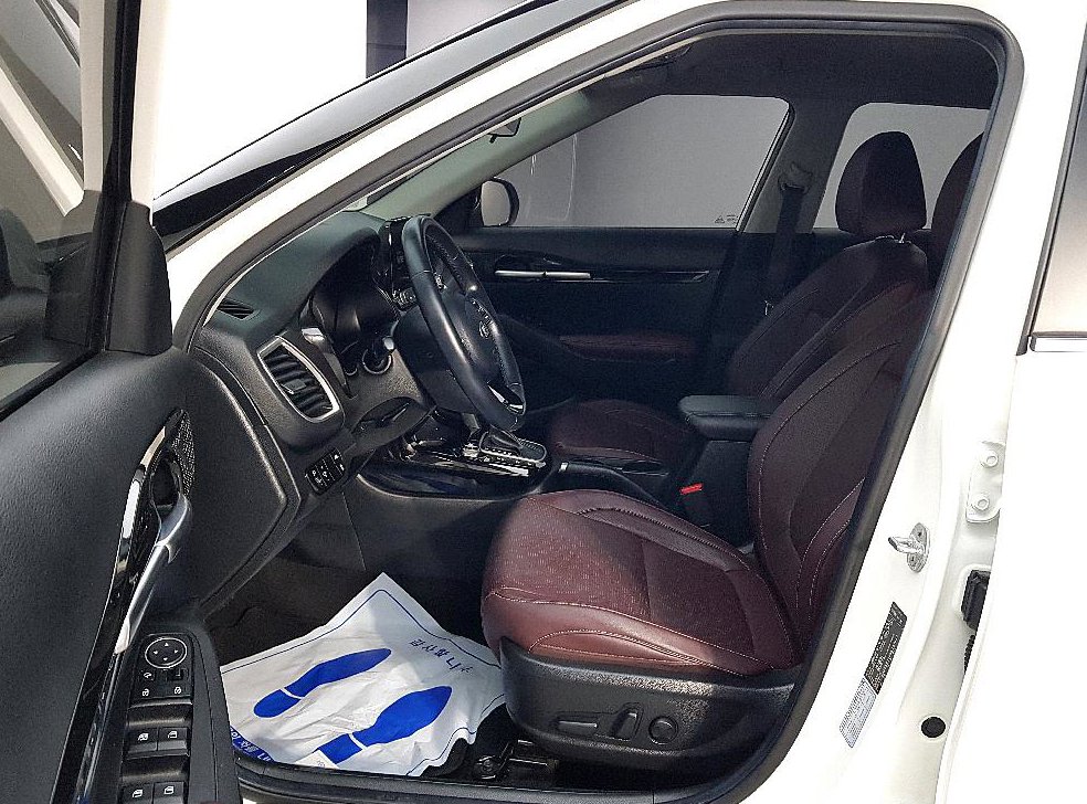 기아 셀토스 가솔린 1.6 터보 4WD 사진 8