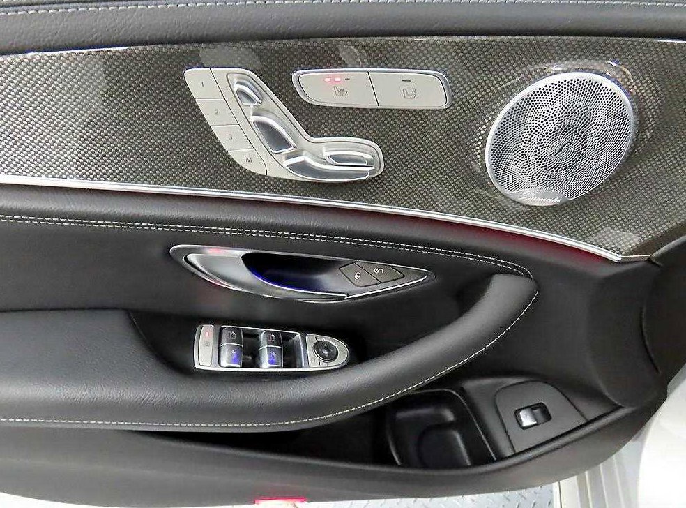 벤츠 E 클래스 E350 4MATIC AMG LINE 사진 11
