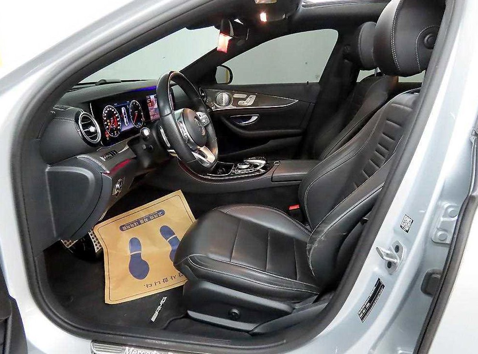 벤츠 E 클래스 E350 4MATIC AMG LINE 사진 5