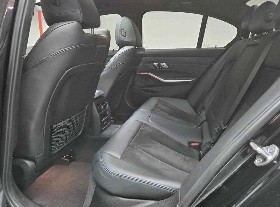 BMW 3시리즈 320i M 스포츠 사진 12