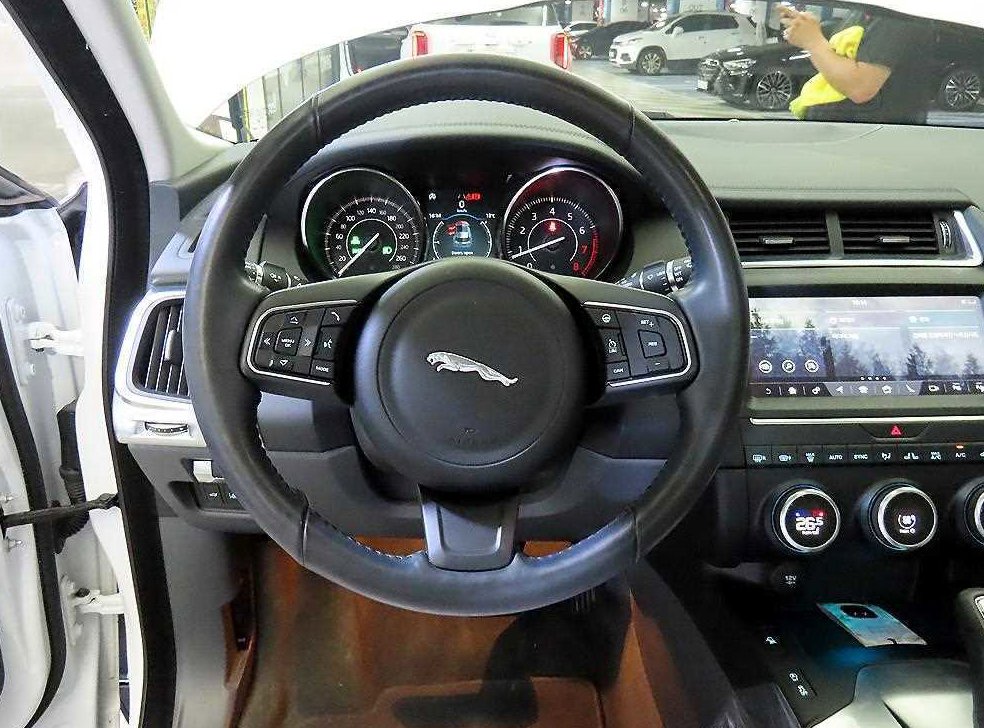 재규어 E-PACE P250 S 사진 8