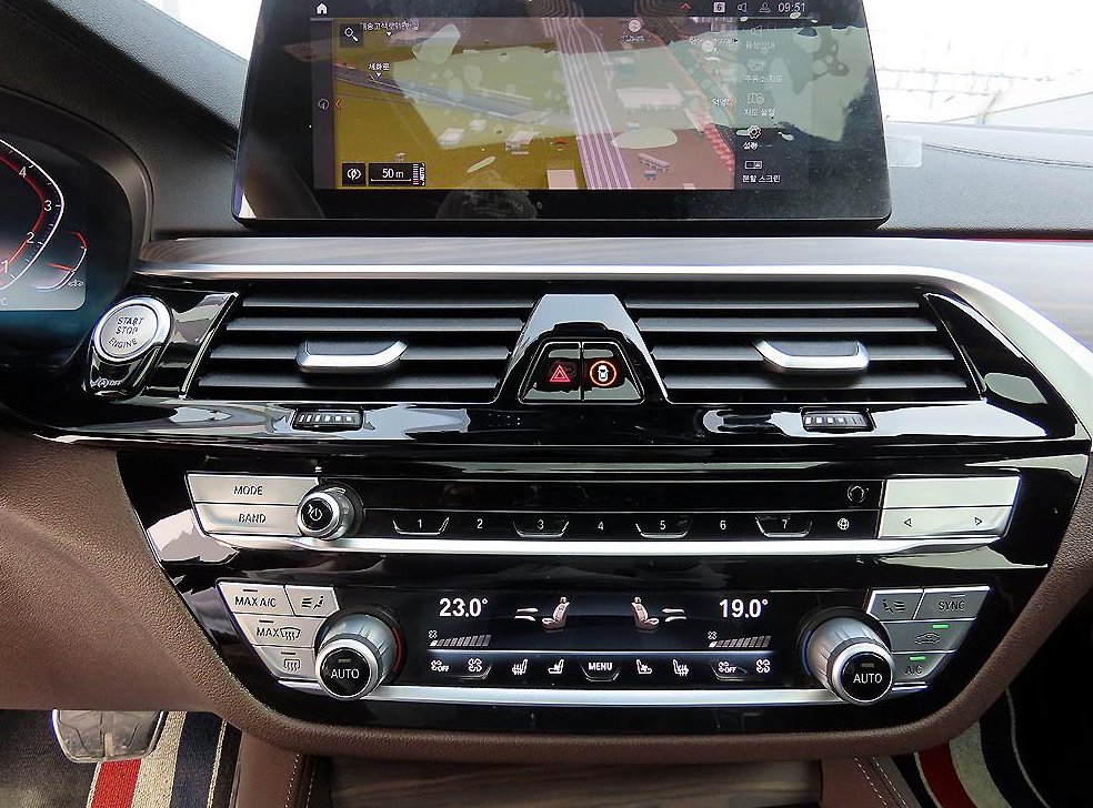 BMW 5시리즈 530i M 스포츠 플러스 사진 13