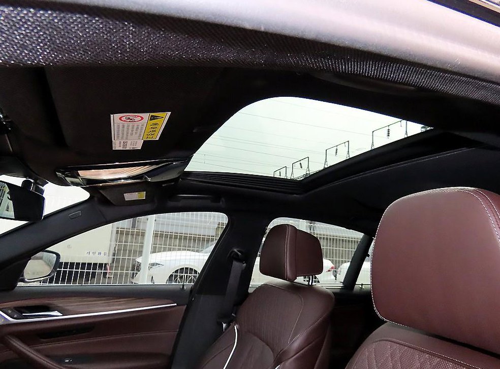 BMW 5시리즈 530i M 스포츠 플러스 사진 17