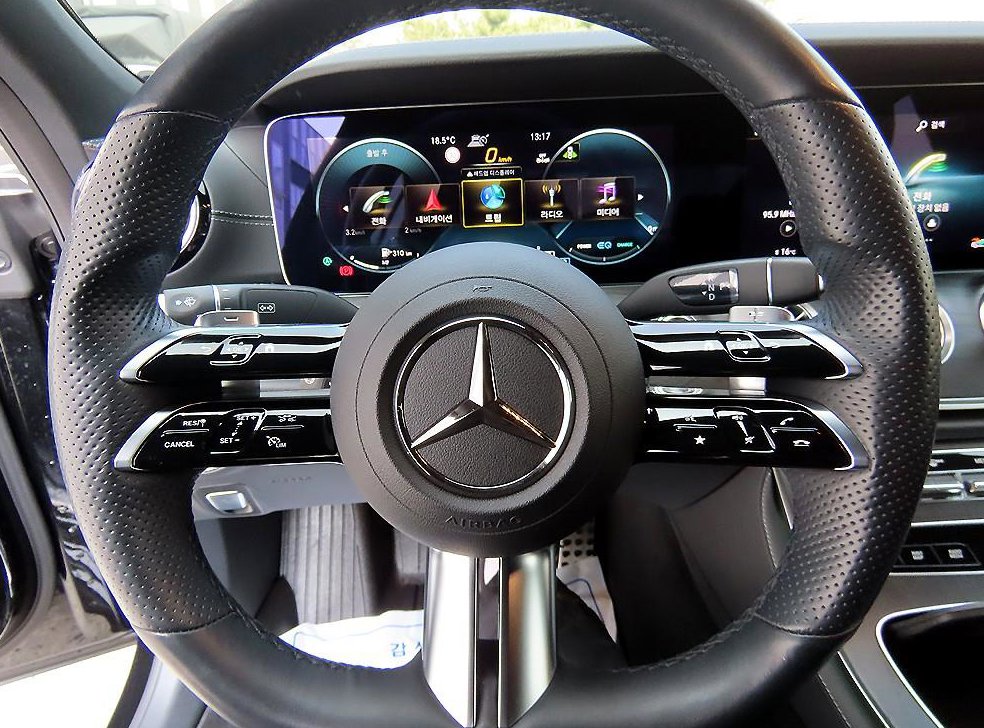 벤츠 CLS 클래스 CLS 300d 4MATIC 사진 8