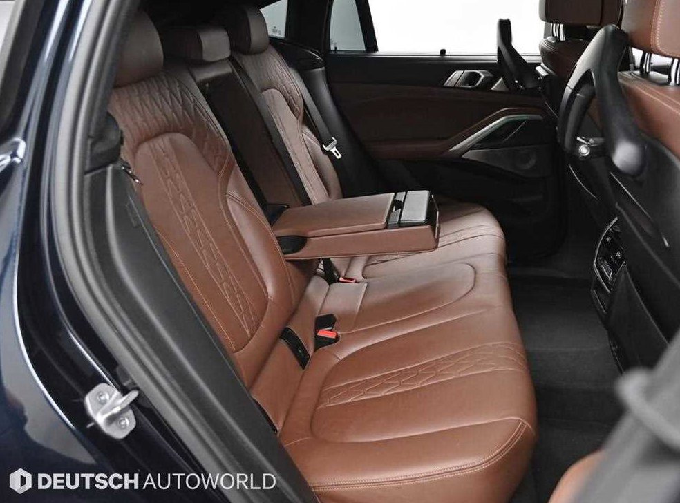 BMW X6 M50i 사진 12