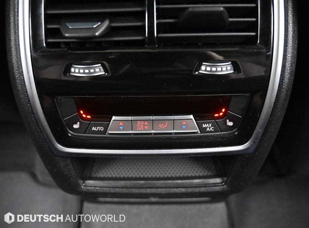 BMW X6 M50i 사진 16