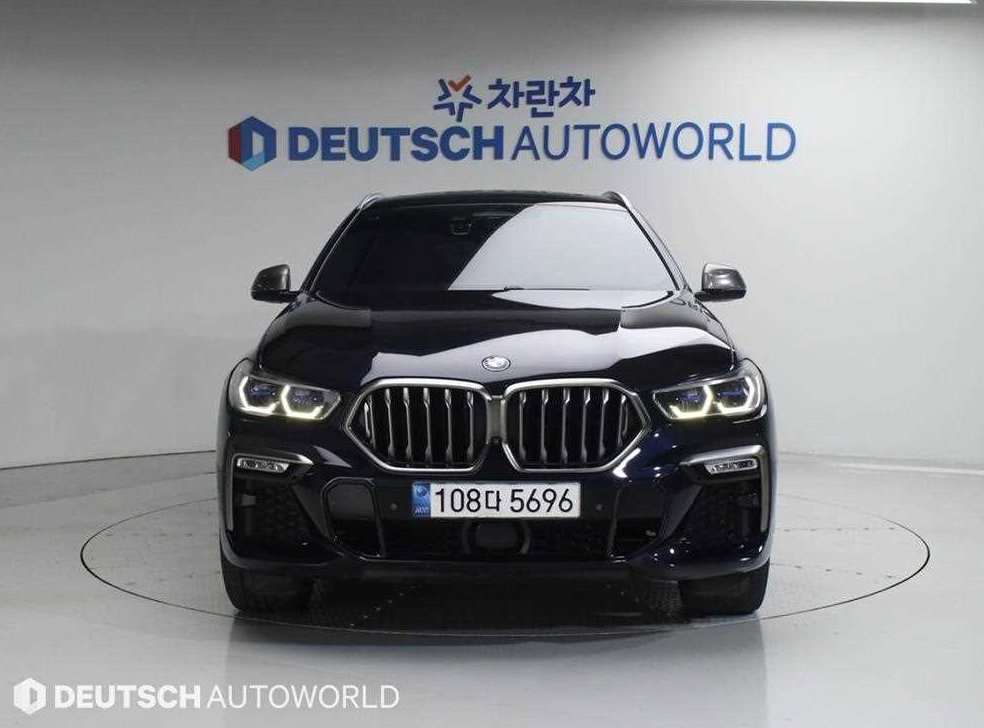 BMW X6 M50i 사진 3