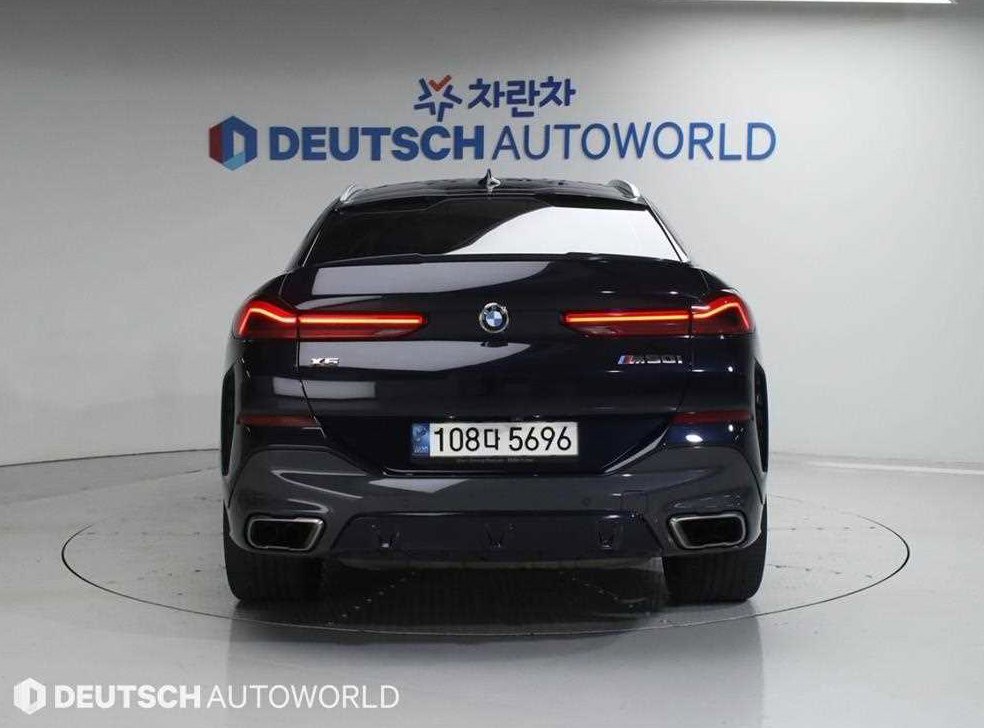 BMW X6 M50i 사진 4