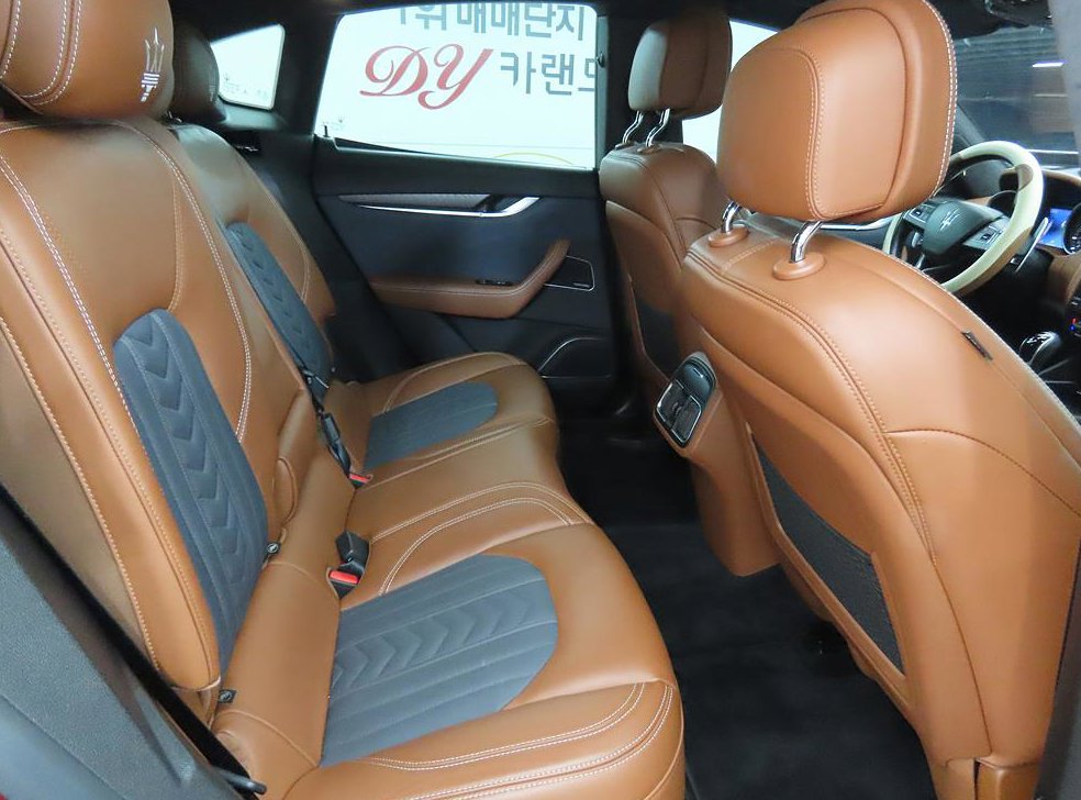 마세라티 르반떼 3.0  AWD 그란 루쏘 사진 7