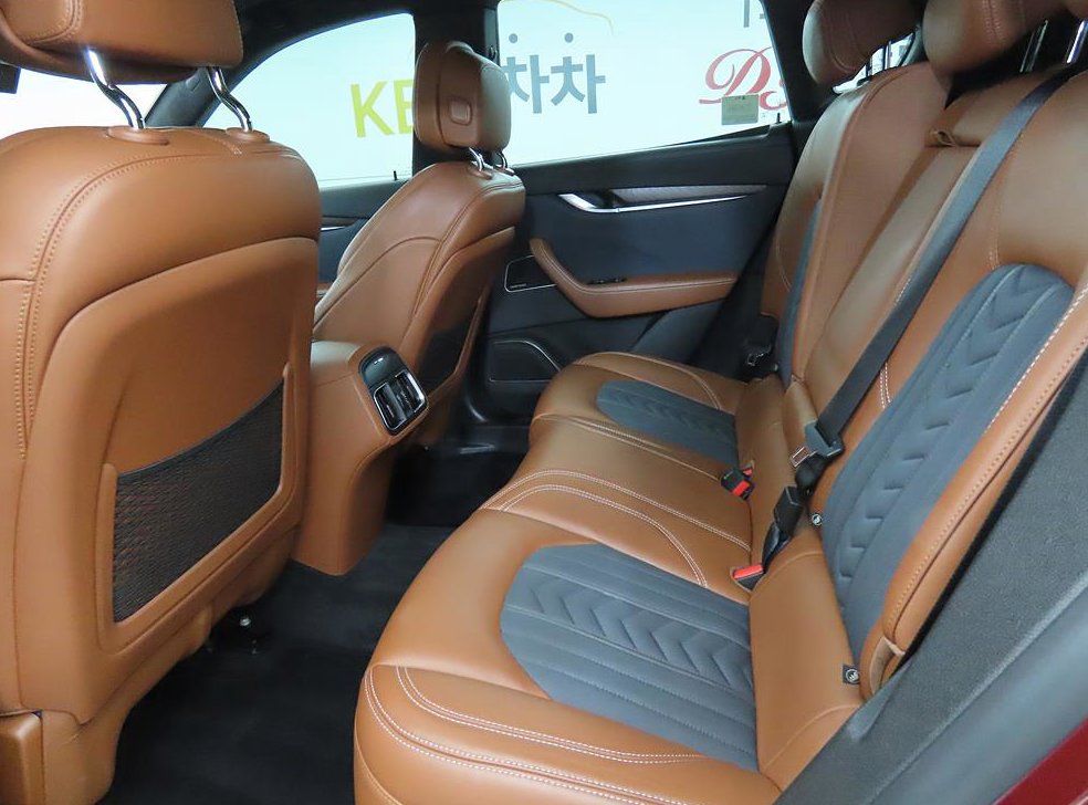 마세라티 르반떼 3.0  AWD 그란 루쏘 사진 8