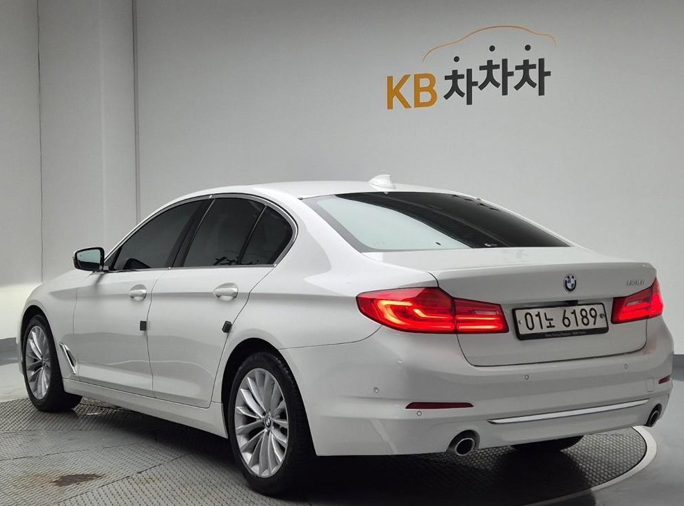 BMW 5시리즈 530i 럭셔리 플러스 사진 2