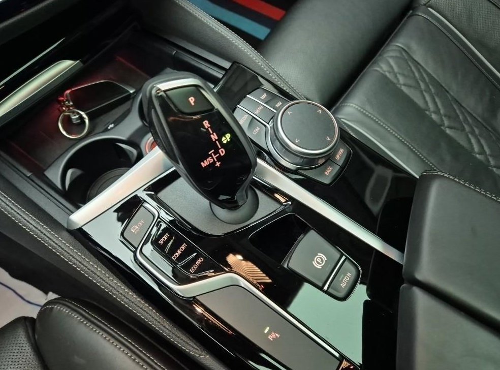 BMW 5시리즈 530i 럭셔리 플러스 사진 8
