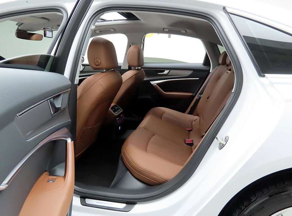 아우디 A6 45 TFSI 사진 13