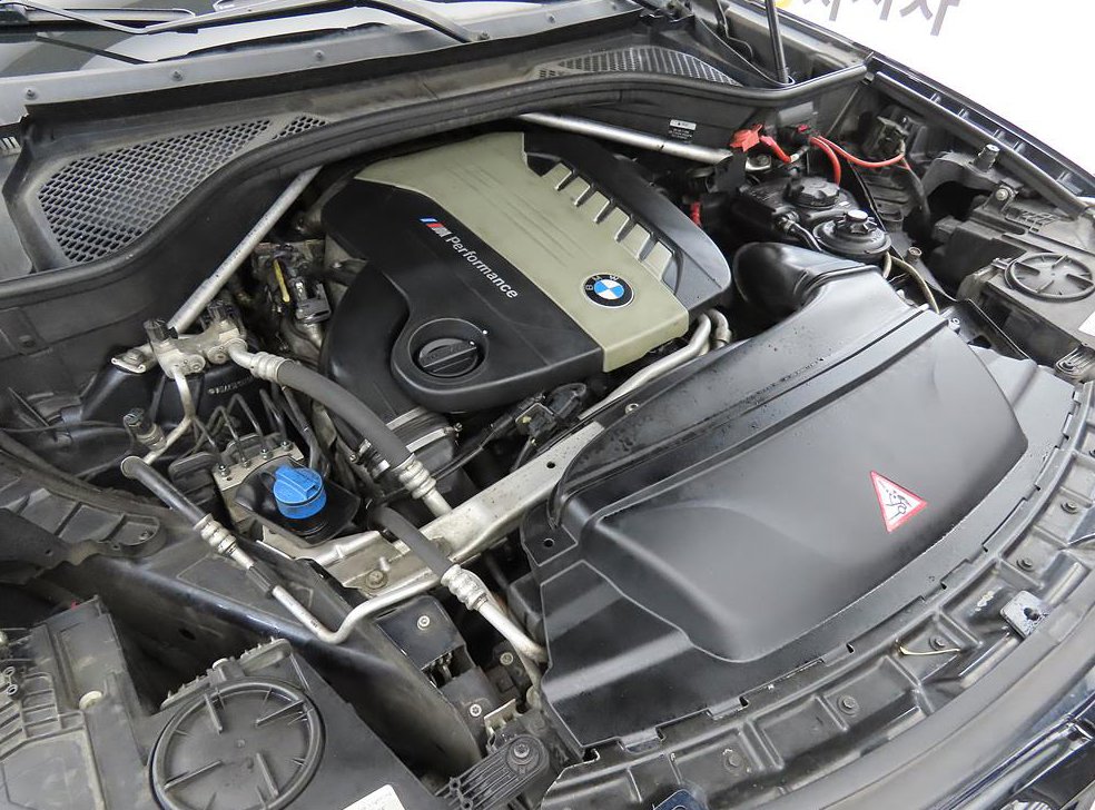BMW X5 xDrive M50d 사진 19