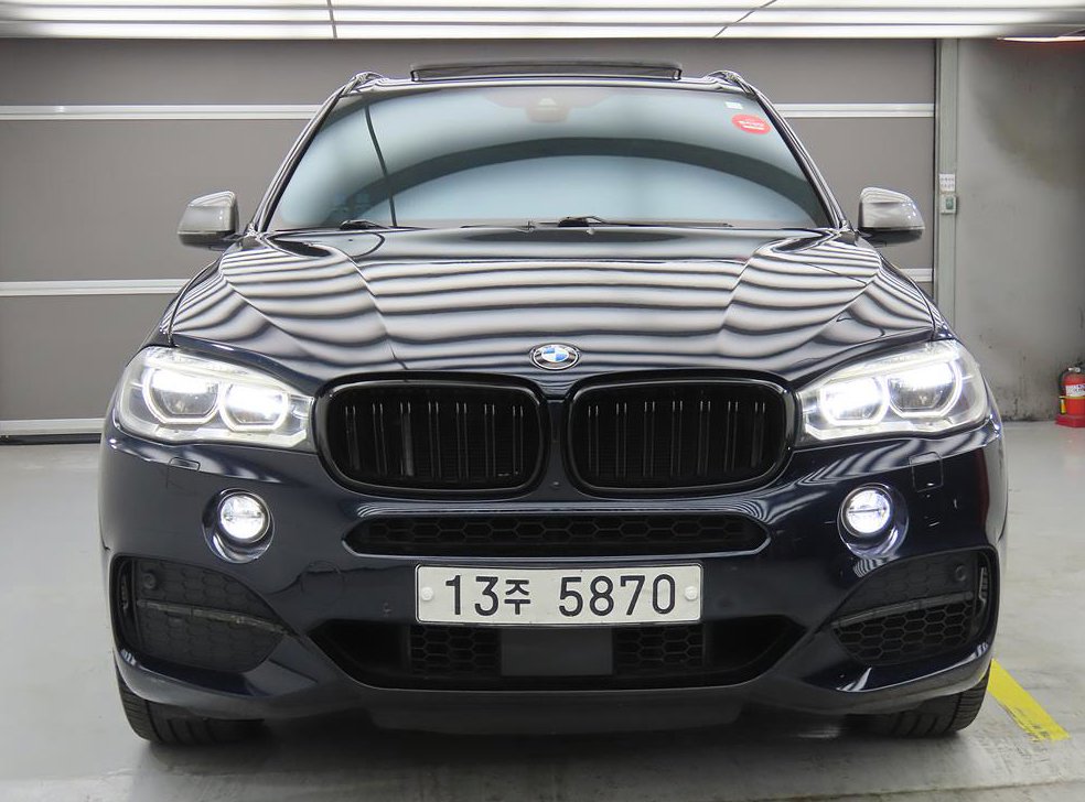 BMW X5 xDrive M50d 사진 2