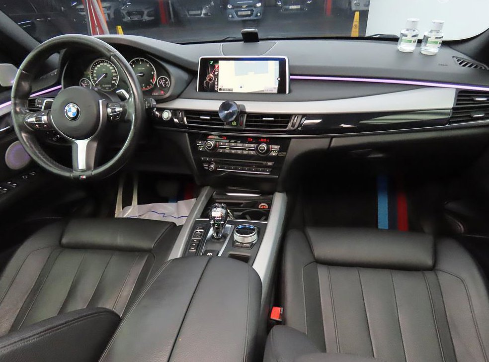 BMW X5 xDrive M50d 사진 5