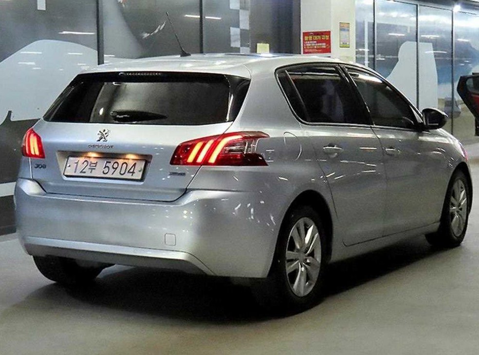 푸조 308 2.0 BlueHDi 악티브 사진 4