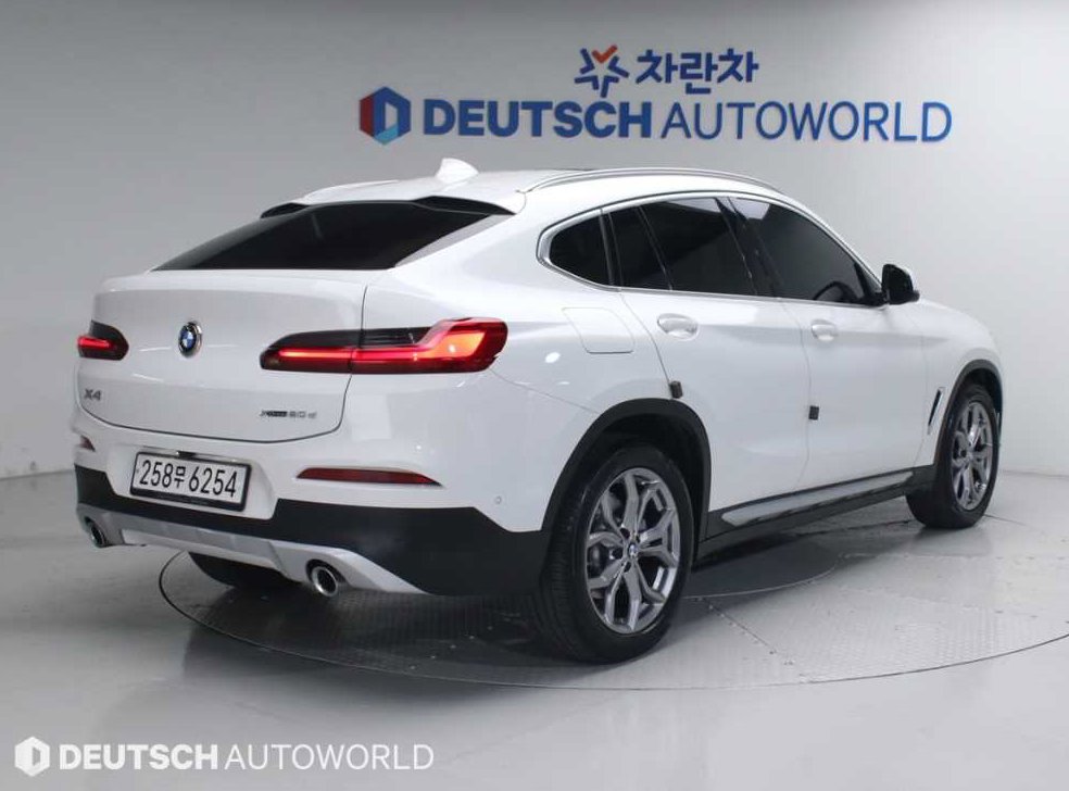 BMW X4 xDrive 20d xLine 사진 3