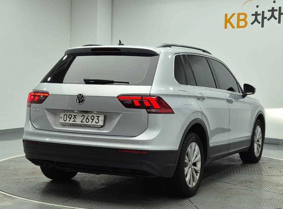 폭스바겐 티구안 2.0 TDI 사진 3