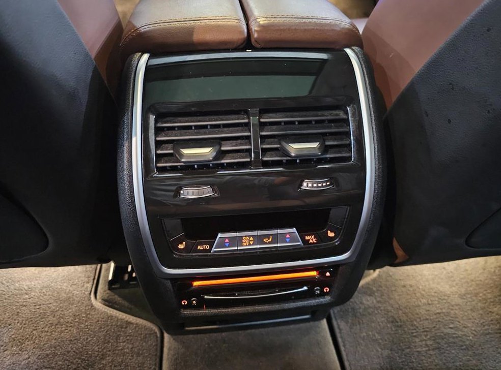 BMW X7 xDrive 40d 디자인 퓨어 엑셀런스 7인승 사진 16