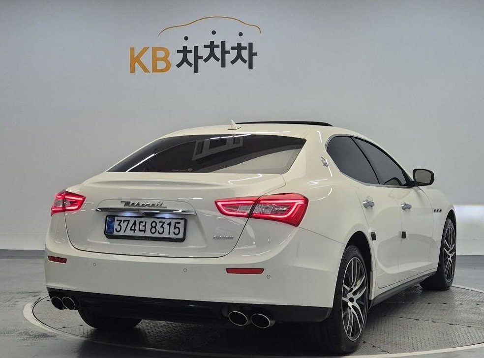 마세라티 기블리 3.0 디젤 사진 3
