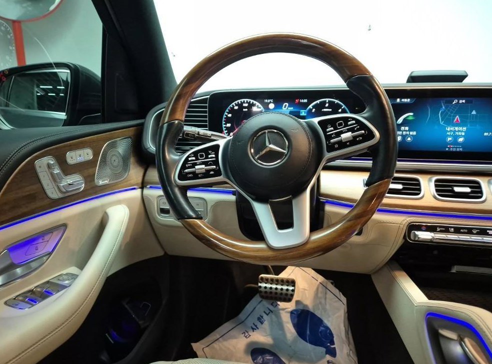 벤츠 GLS 클래스 GLS 400d 4MATIC 사진 9