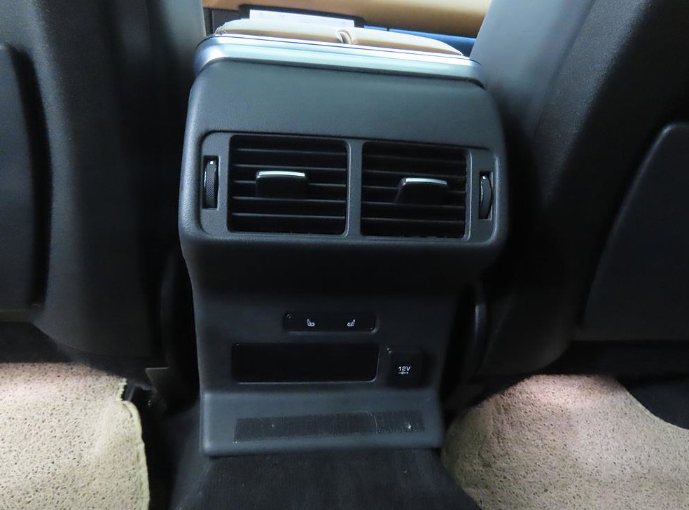 랜드로버 레인지로버 벨라 3.0 D300 R-다이나믹 HSE 사진 15