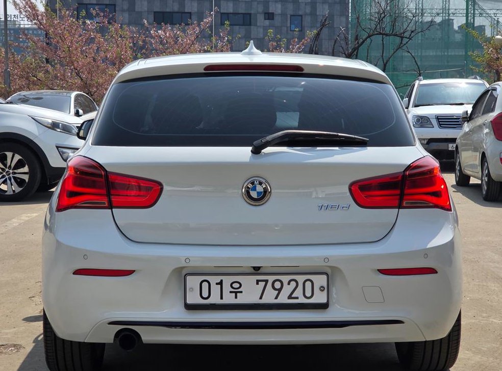 BMW 1시리즈 118d 스포츠 사진 3