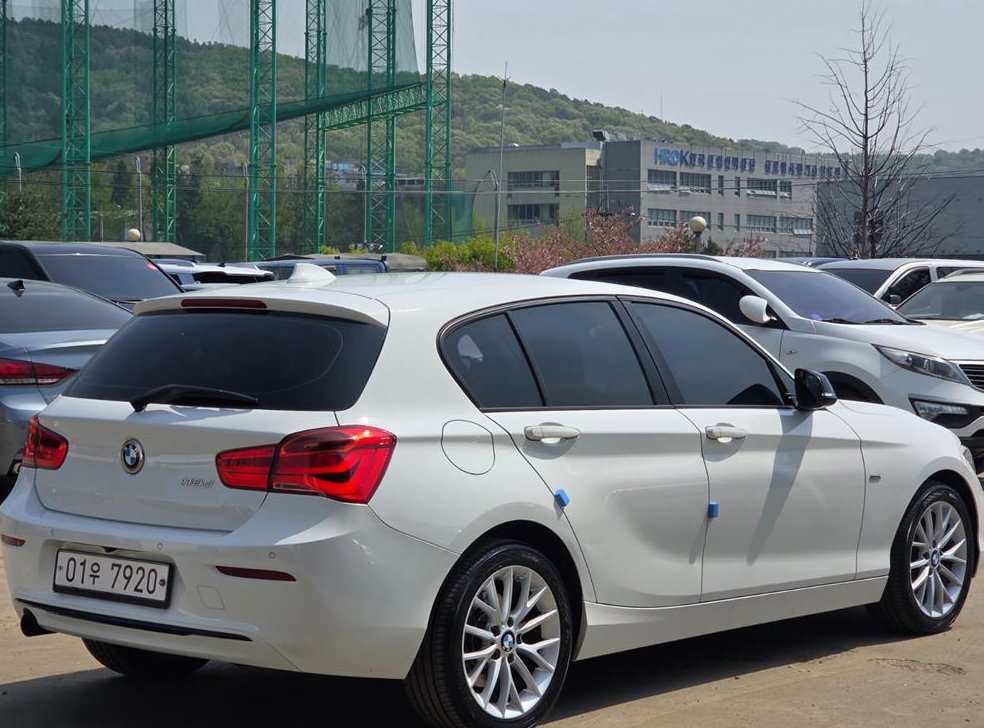 BMW 1시리즈 118d 스포츠 사진 4