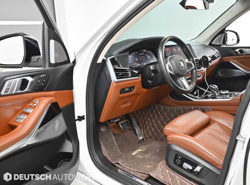 BMW X7 M50i 사진 11