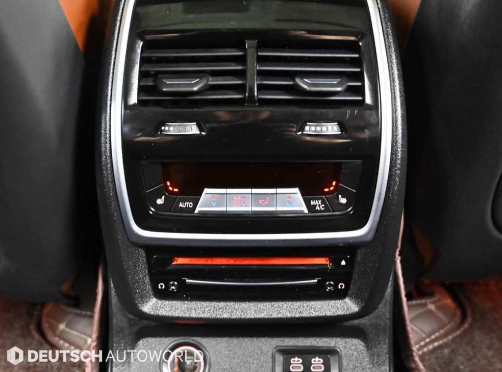 BMW X7 M50i 사진 16