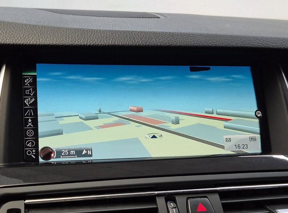BMW 5시리즈 520d M 에어로다이나믹 사진 14