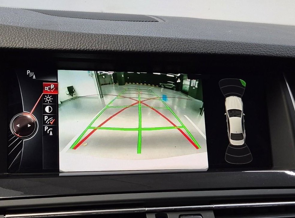 BMW 5시리즈 520d M 에어로다이나믹 사진 15