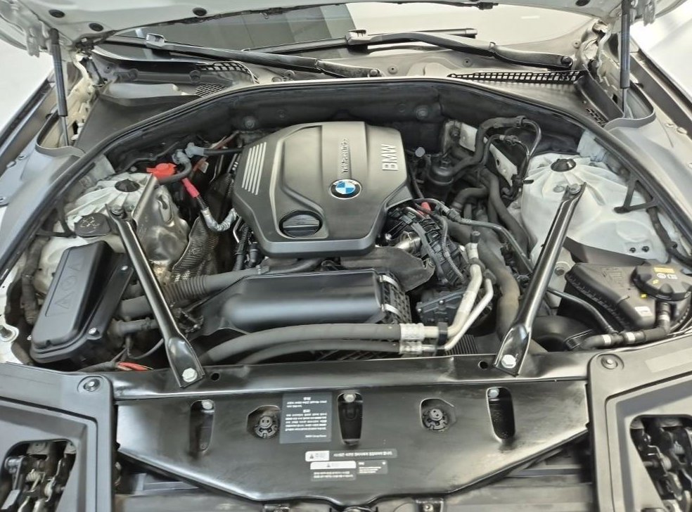 BMW 5시리즈 520d M 에어로다이나믹 사진 5