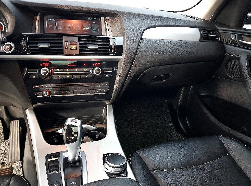 BMW X3 xDrive 20d M 에어로다이나믹 사진 10