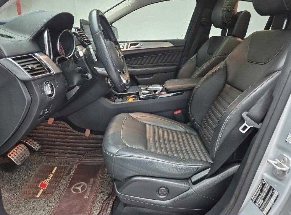 벤츠 GLE 클래스 GLE 350 d 4MATIC 쿠페 사진 11