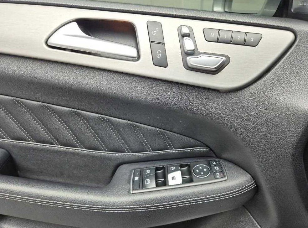 벤츠 GLE 클래스 GLE 350 d 4MATIC 쿠페 사진 18