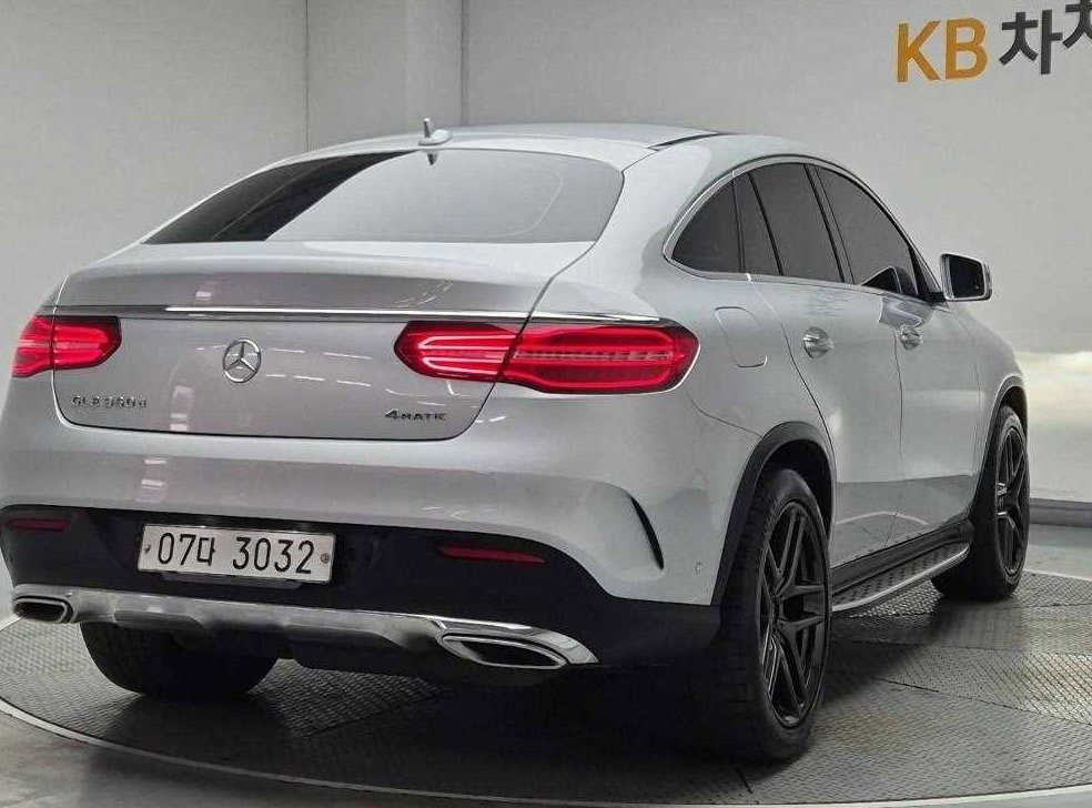 벤츠 GLE 클래스 GLE 350 d 4MATIC 쿠페 사진 3