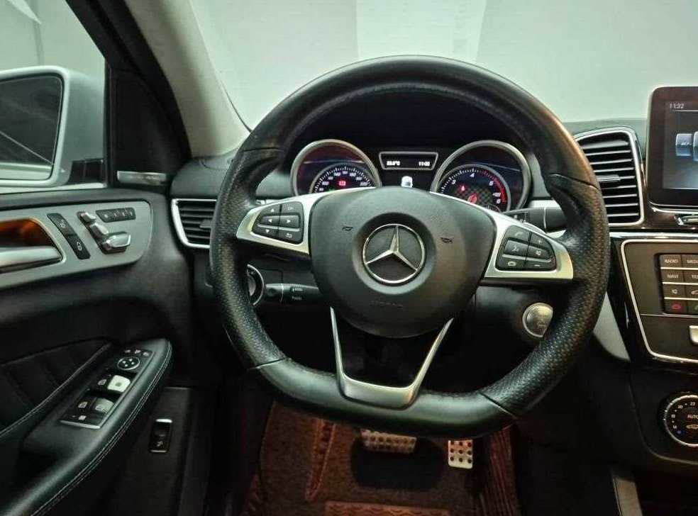 벤츠 GLE 클래스 GLE 350 d 4MATIC 쿠페 사진 9