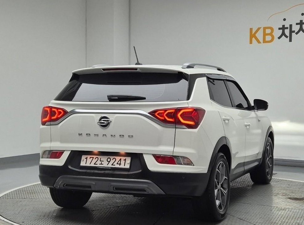 KG모빌리티(쌍용)  코란도 2WD 가솔린 1.5 C5 플러스 사진 4