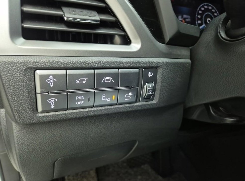 KG모빌리티(쌍용)  코란도 2WD 가솔린 1.5 C5 플러스 사진 9