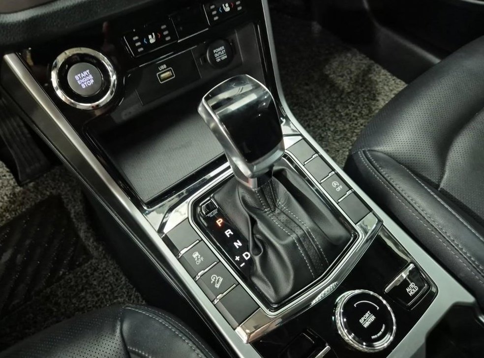 KG모빌리티(쌍용)  코란도 2WD 디젤 1.6 C5 플러스 사진 8