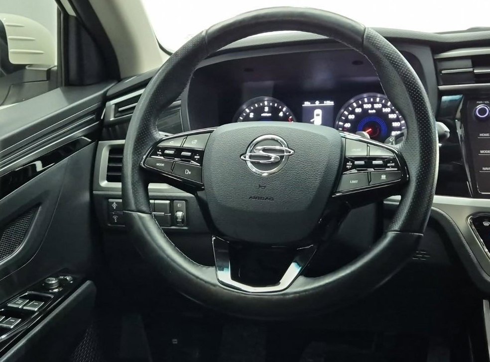KG모빌리티(쌍용)  코란도 2WD 디젤 1.6 C5 플러스 사진 9