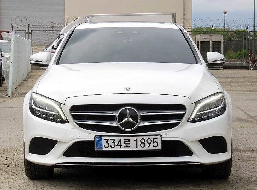 벤츠 C 클래스 C220 d 4MATIC 아방가르드 사진 2