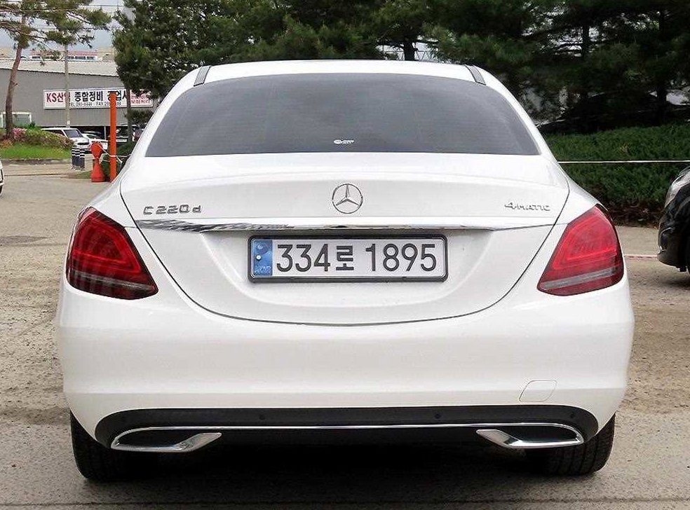 벤츠 C 클래스 C220 d 4MATIC 아방가르드 사진 4
