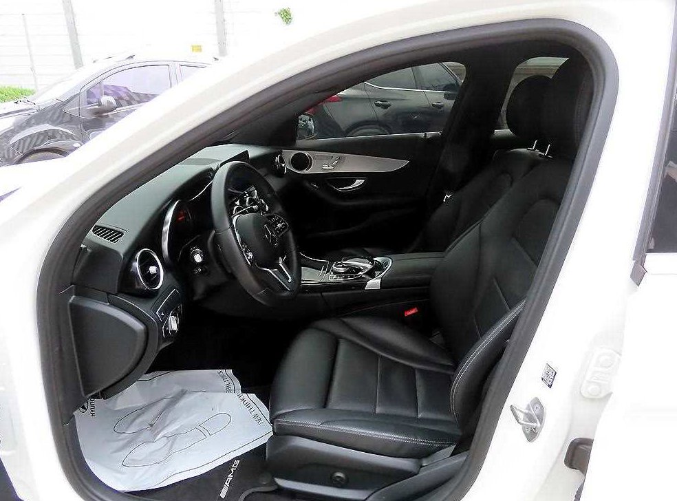 벤츠 C 클래스 C220 d 4MATIC 아방가르드 사진 5