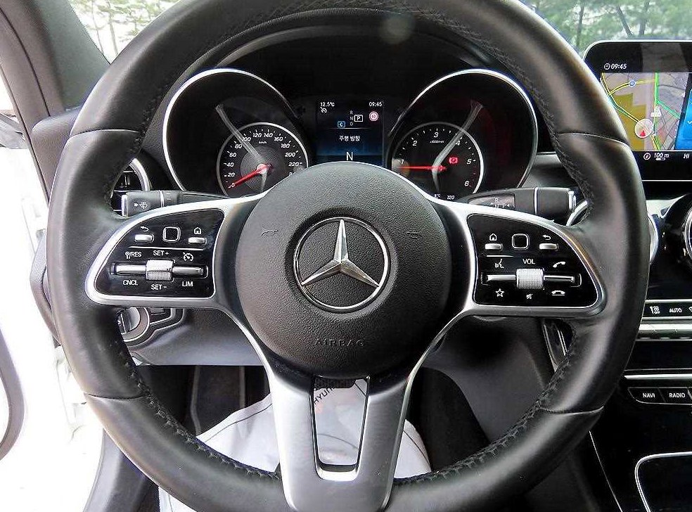 벤츠 C 클래스 C220 d 4MATIC 아방가르드 사진 8