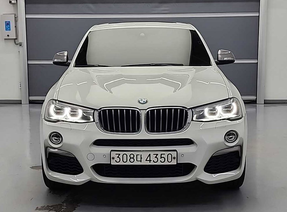 BMW X4 M40i 사진 2