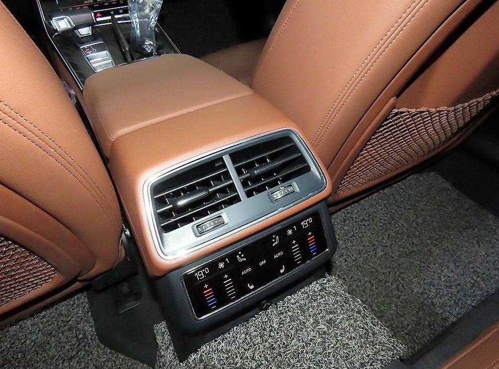 아우디 A6 45 TFSI 사진 15