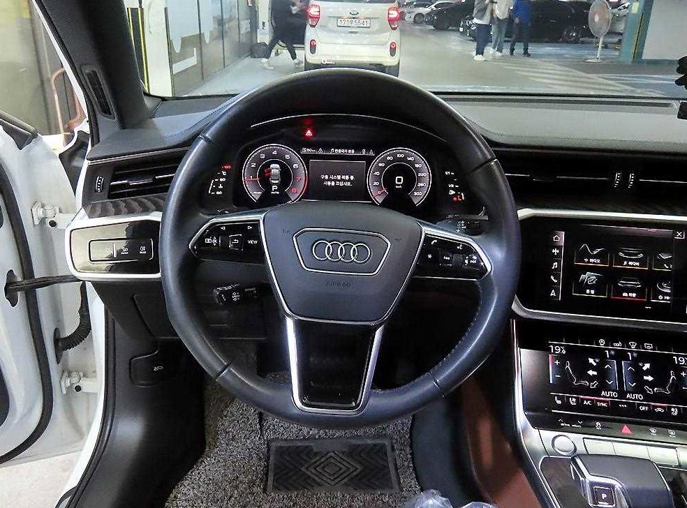 아우디 A6 45 TFSI 사진 8